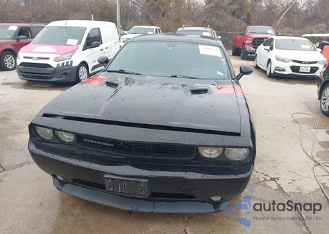 2013 Dodge Challenger Sxt z USA, uszkodzony, nr VIN 2C3CDYAG6DH562535